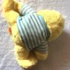 Arrière peluche normale petit poussin jaune vêtement lignes horizontales