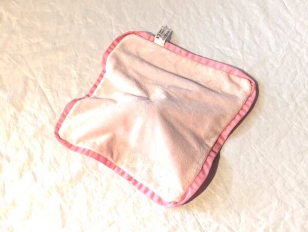 Dessous doudou petit lapin blanc robe rose pâle étoile mauve