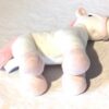 Dessous peluche normale petit cheval blanc crinière harnais pattes roses