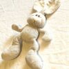 Doudou petit lapin beige intérieur oreilles museau blancs