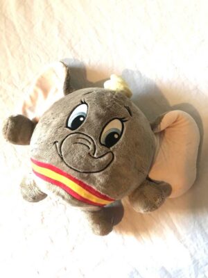 Peluche normale élephanteau gris grosse boule aplatie grandes oreilles chapeau cône