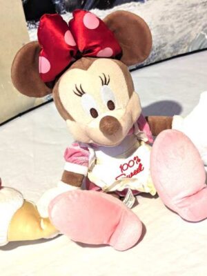 Peluche normale souris minnie ruban rouge pois cornet glace main