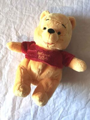 Peluche normale ourson jaune écriture winnie the pooh