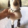Peluche normale petit chien brun longues jambes molles bandana peau guépard boutique enfance-douceur Peluche normale petit chien brun longues jambes molles bandana peau guépard