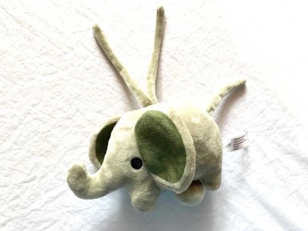 Peluche normale petit éléphant gris intérieur oreilles verts boule musicale