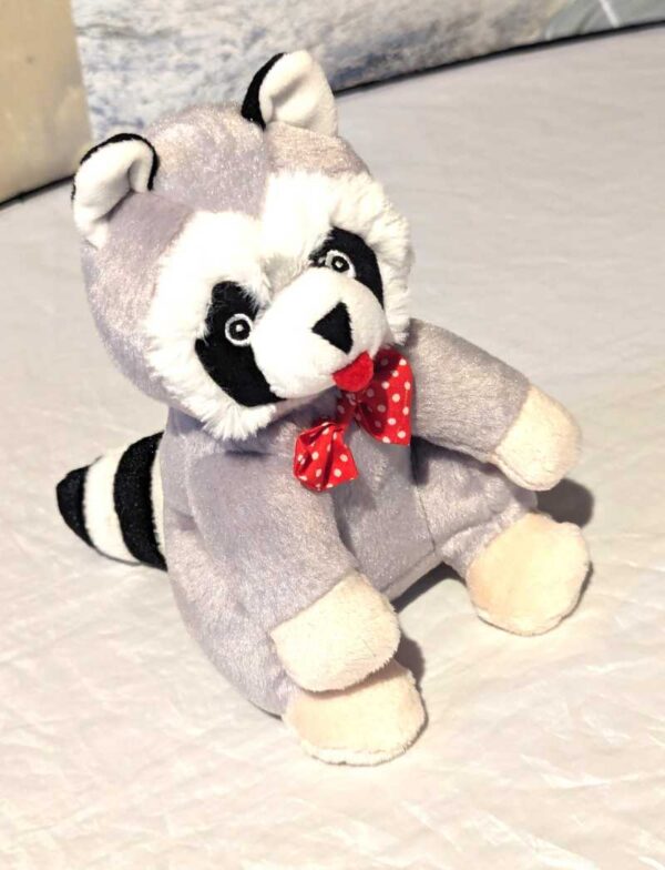 Peluche normale petit raton laveur gris ruban rouge pois blancs