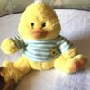Peluche normale petit poussin jaune vêtement lignes horizontales