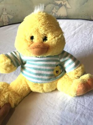 Peluche normale petit poussin jaune vêtement lignes horizontales