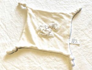 Doudou mouchoir blanc petit cheval