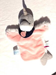 Peluche normale licorne grise corne argentée pailletée robe rose