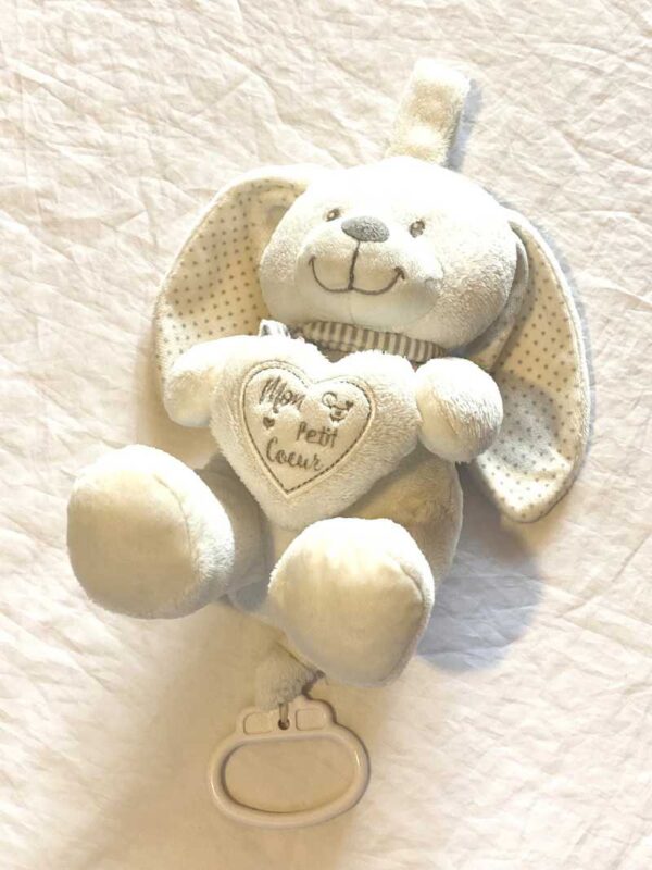 Peluche normale lapin blanc musical petit coeur écharpe rayée poignée blanche